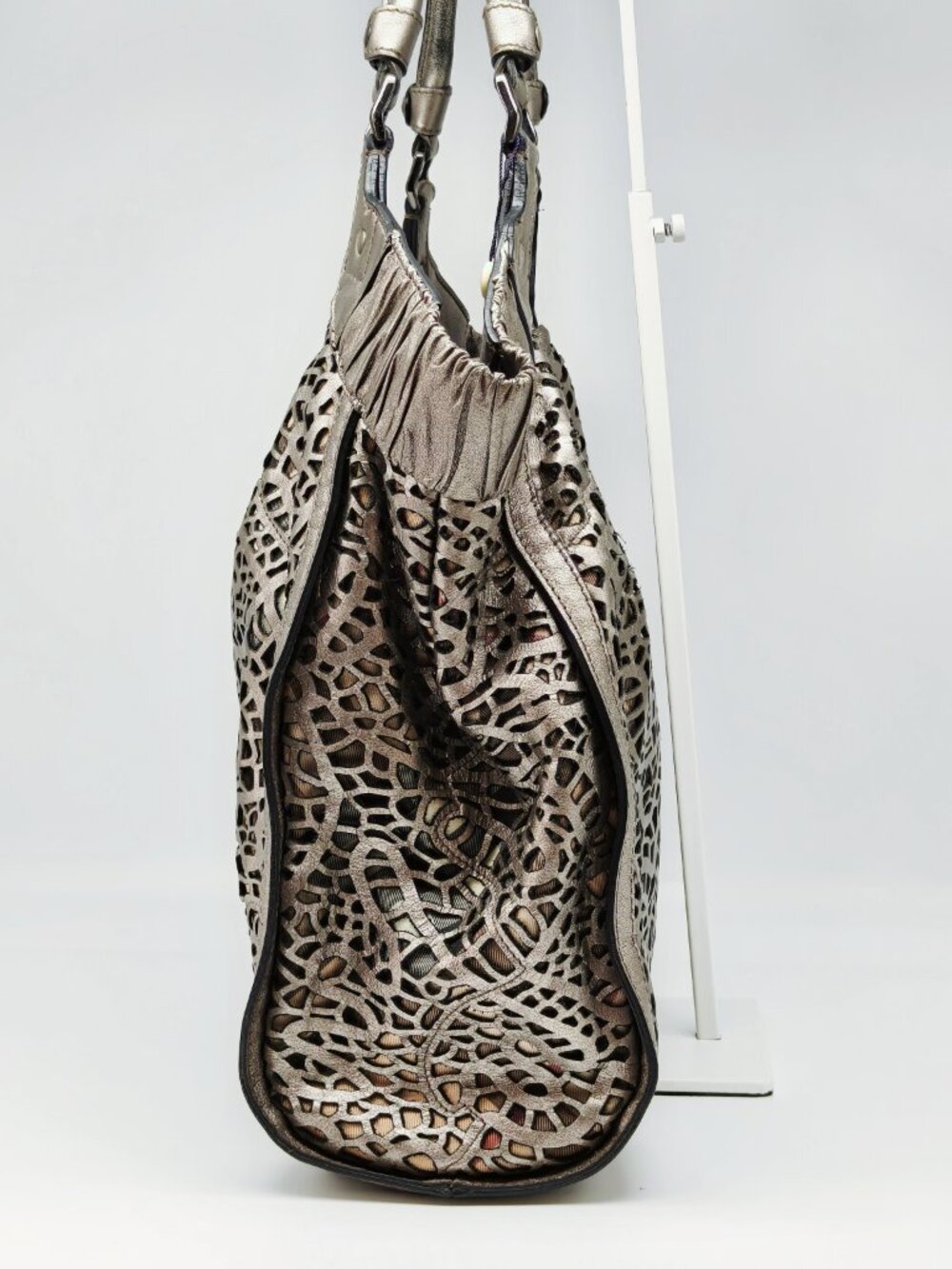 Burberry Prorsum Metallic Laser Cut Leather Tote Bag – Pewter Silver - Picture 4 of 12